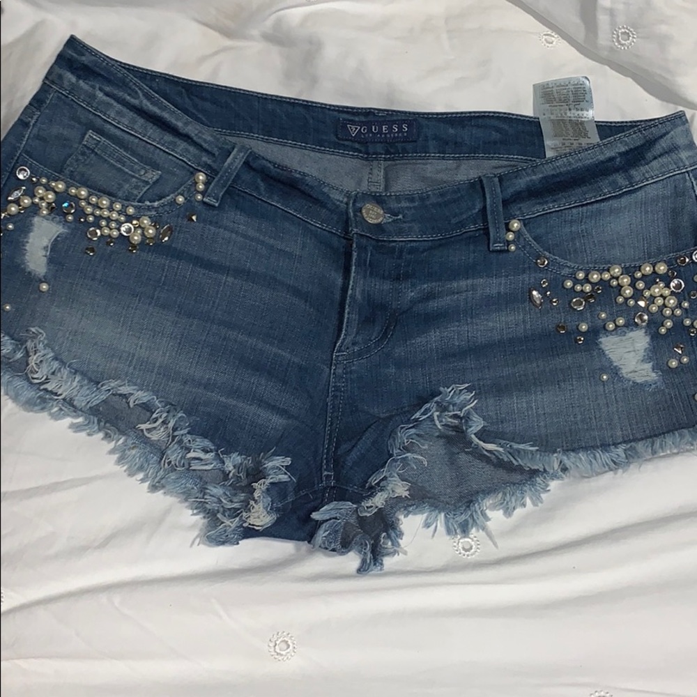 Diamond and pearls short shorts